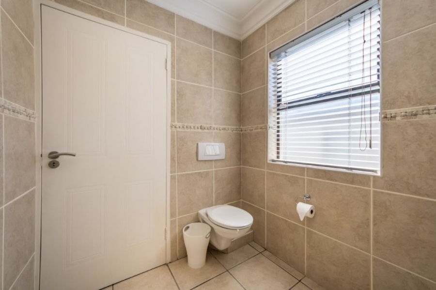 To Let 2 Bedroom Property for Rent in Big Bay Western Cape